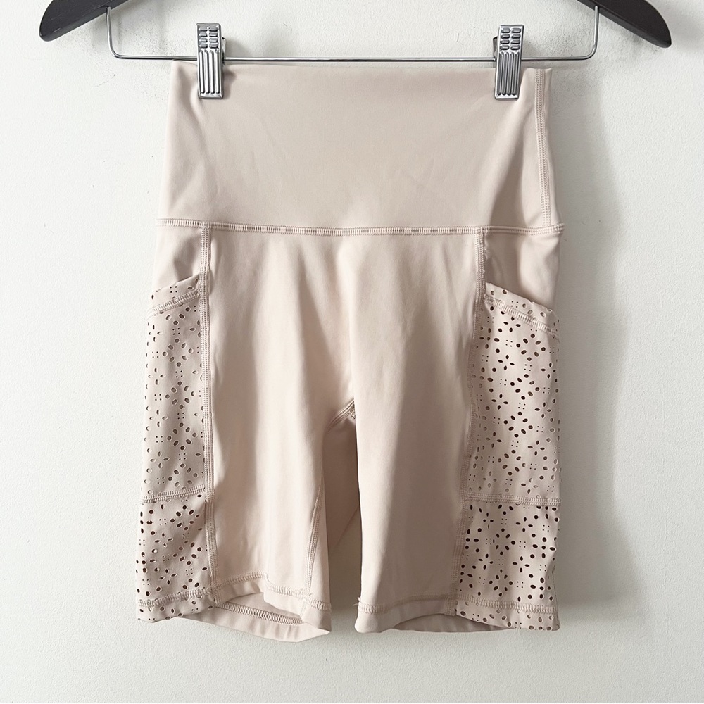 Aerie Nude Color Athletic Biker Shorts with Perforated Floral Side Pockets Sz S